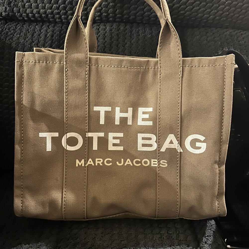 Marc Jacobs Green Canvas Tote Bag with Minimalist Design